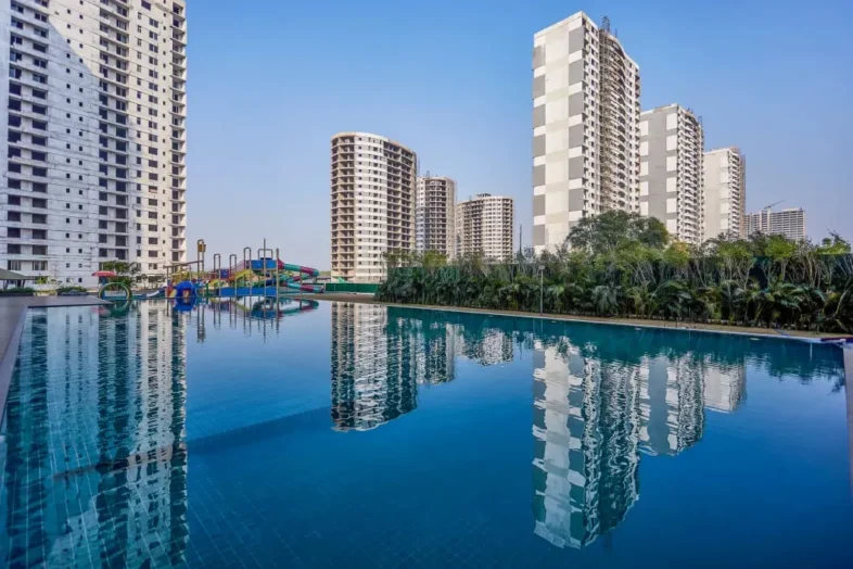 pool-Property-in-new-chandigarh-Omaxe-The-Lake-